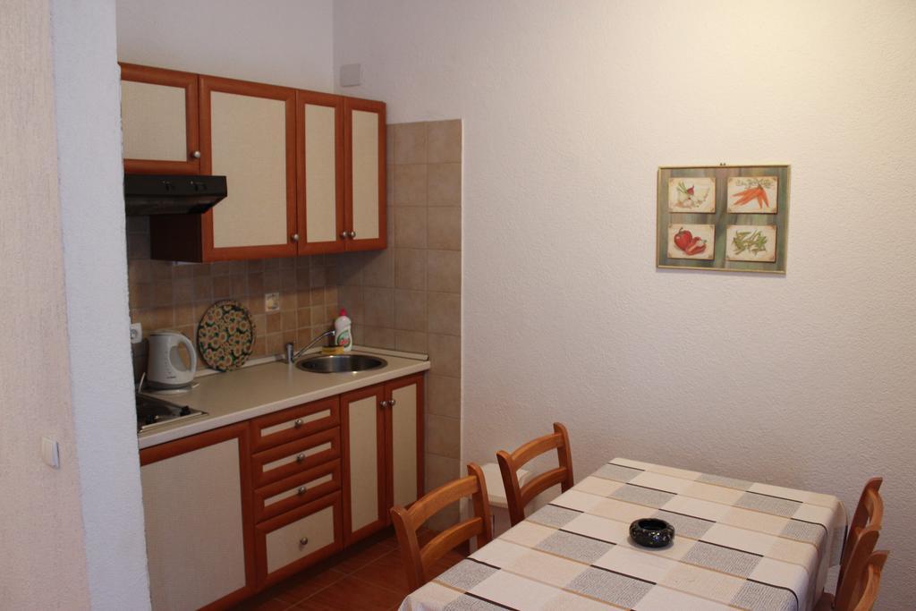 Apartments Marszalek Novalja Quarto foto